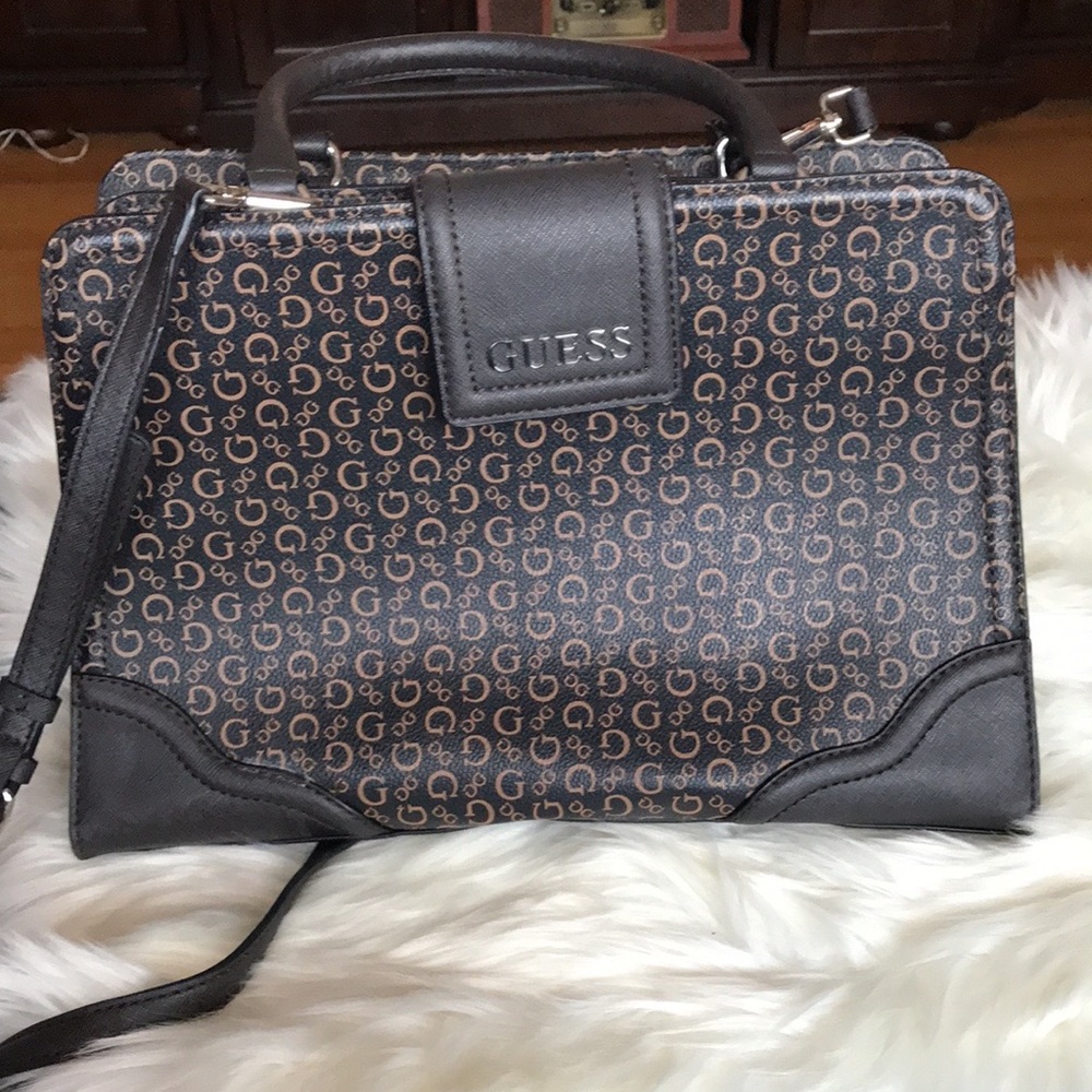 GUESS SATCHEL - Picture 10 of 12